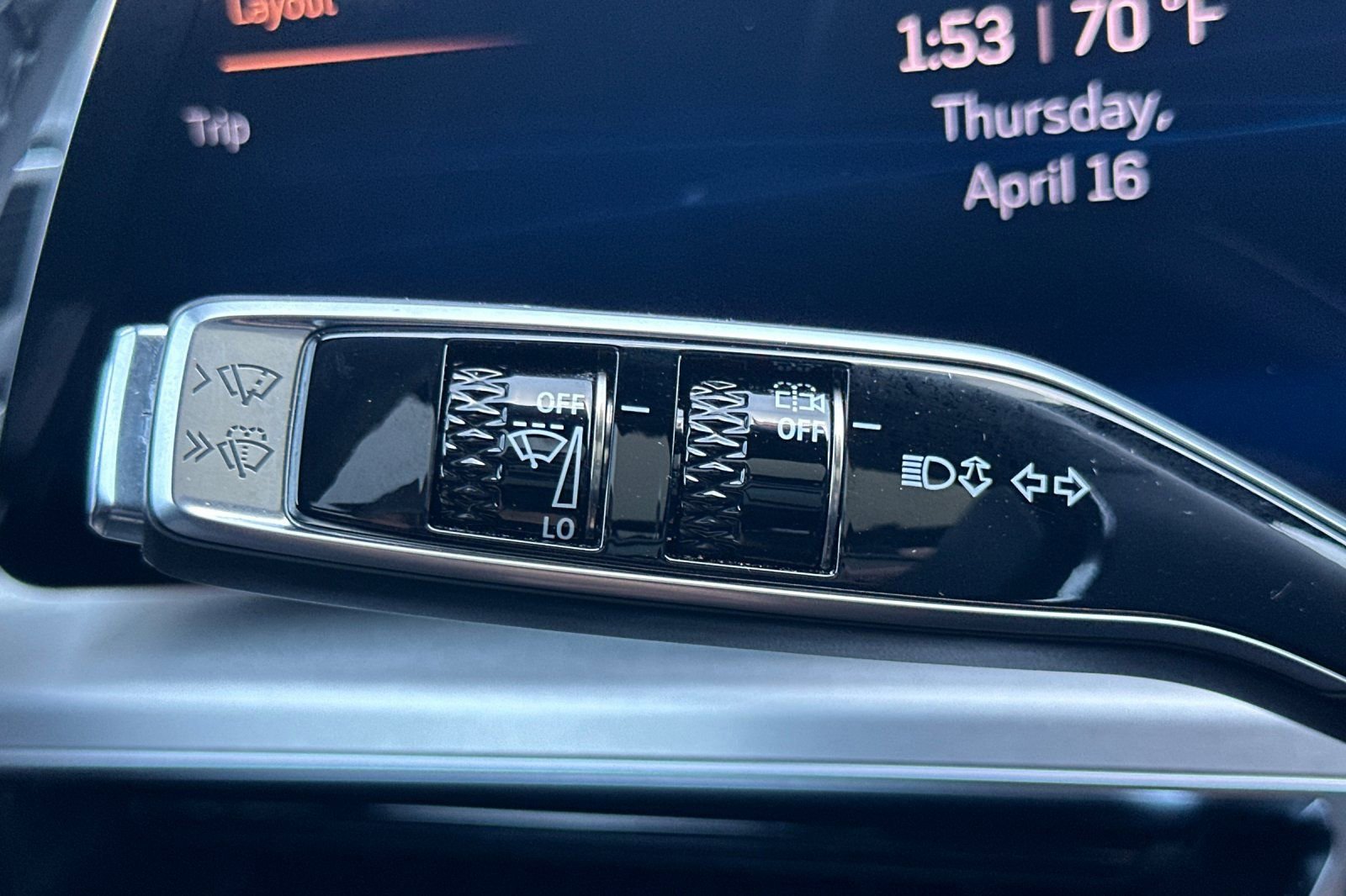 Certified 2026 Cadillac Lyriq Signature Sport w/ LPO, Floor Liner Package AWD/4WD image 32