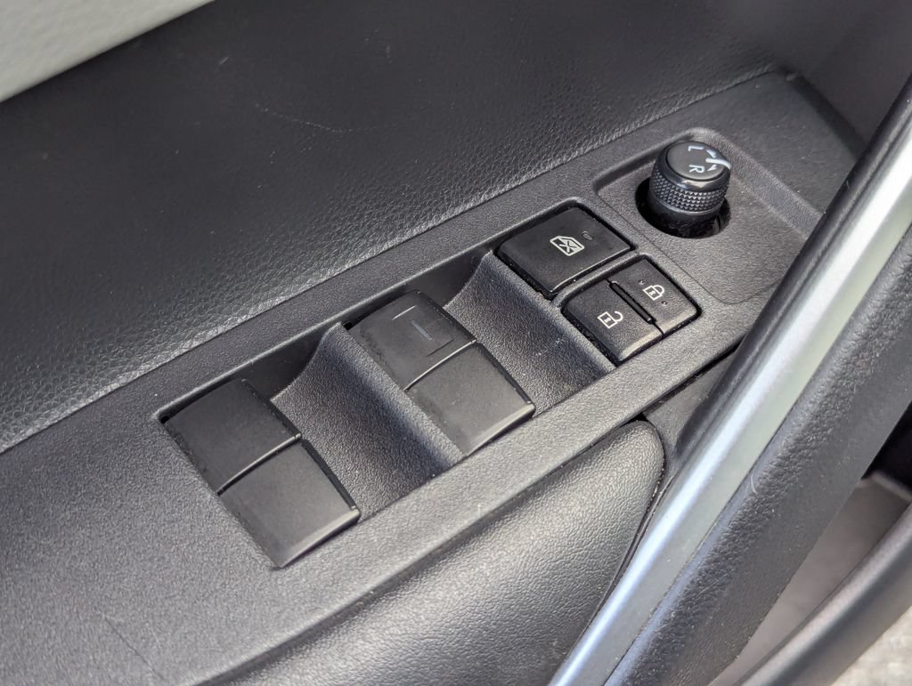 Used 2023 Toyota Corolla Cross L FWD image 20