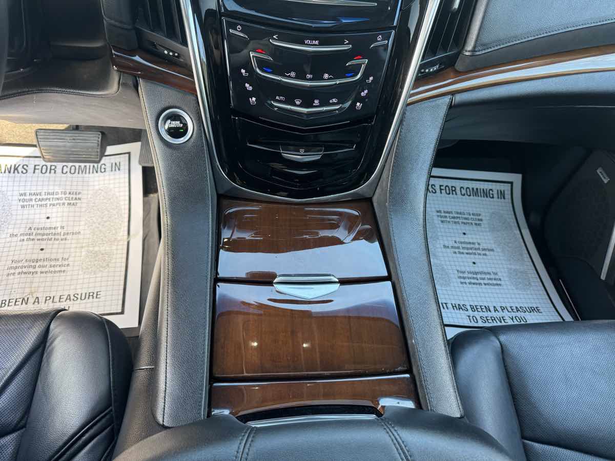 Used 2018 Cadillac Escalade Premium Luxury image 20