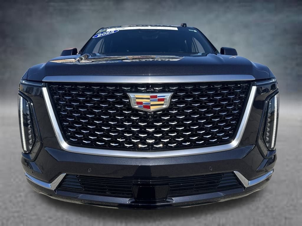 Used 2025 Cadillac Escalade Premium Luxury AWD/4WD image 12