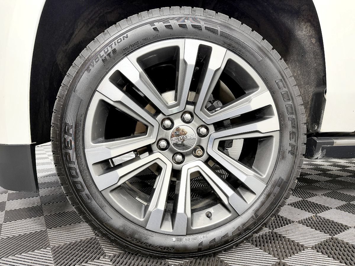 Used 2019 GMC Yukon Denali w/ Denali Ultimate Package AWD/4WD image 24