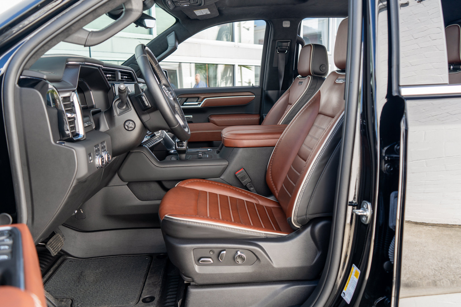 Used 2025 GMC Sierra 1500 Denali Ultimate AWD/4WD image 14