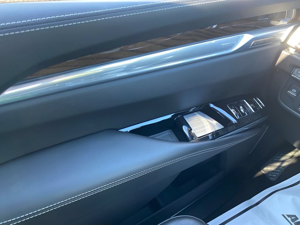 Certified 2026 Cadillac Escalade Platinum Sport w/ LPO, ONYX Package AWD/4WD image 25