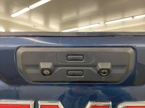 Used 2022 GMC Sierra 2500 AT4 w/ Gooseneck/5TH Wheel Package AWD/4WD image 17