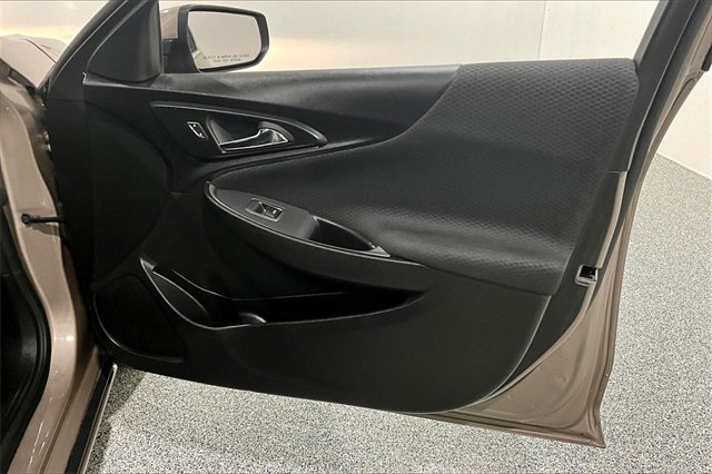 Used 2023 Chevrolet Malibu LT image 29