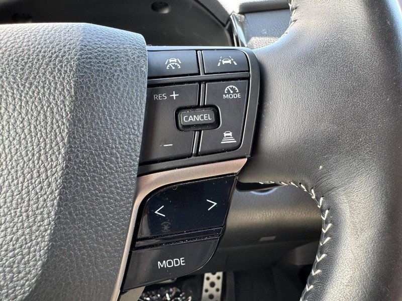 Certified 2025 Toyota Camry Hybrid image 17