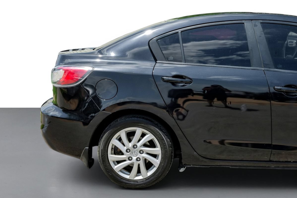 Used 2012 MAZDA MAZDA3 i Grand Touring w/ Tech Pkg FWD image 6