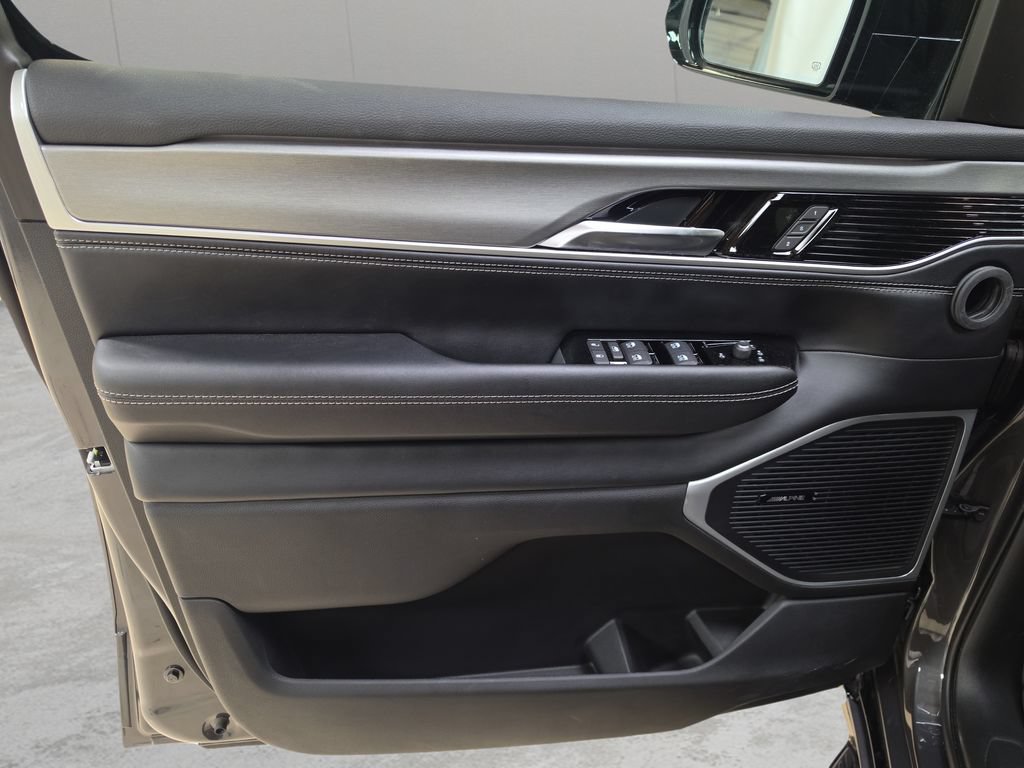 New 2026 Jeep Grand Wagoneer 4WD w/ Premium Group I image 12
