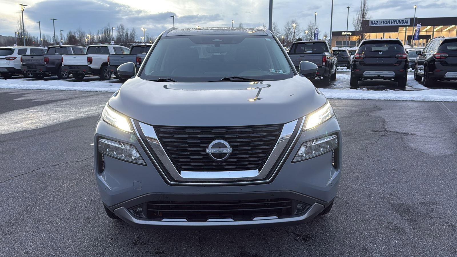 Used 2022 Nissan Rogue SL w/ SL Premium Package image 16