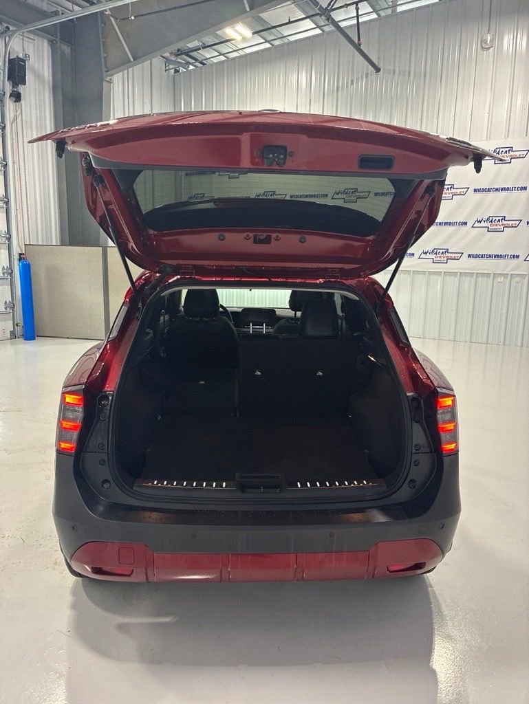Used 2025 Nissan Kicks SR w/ SR Premium Package FWD image 35