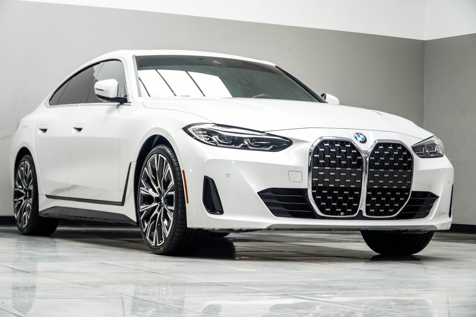 Used 2024 BMW 430i Gran Coupe w/ Premium Package RWD image 4