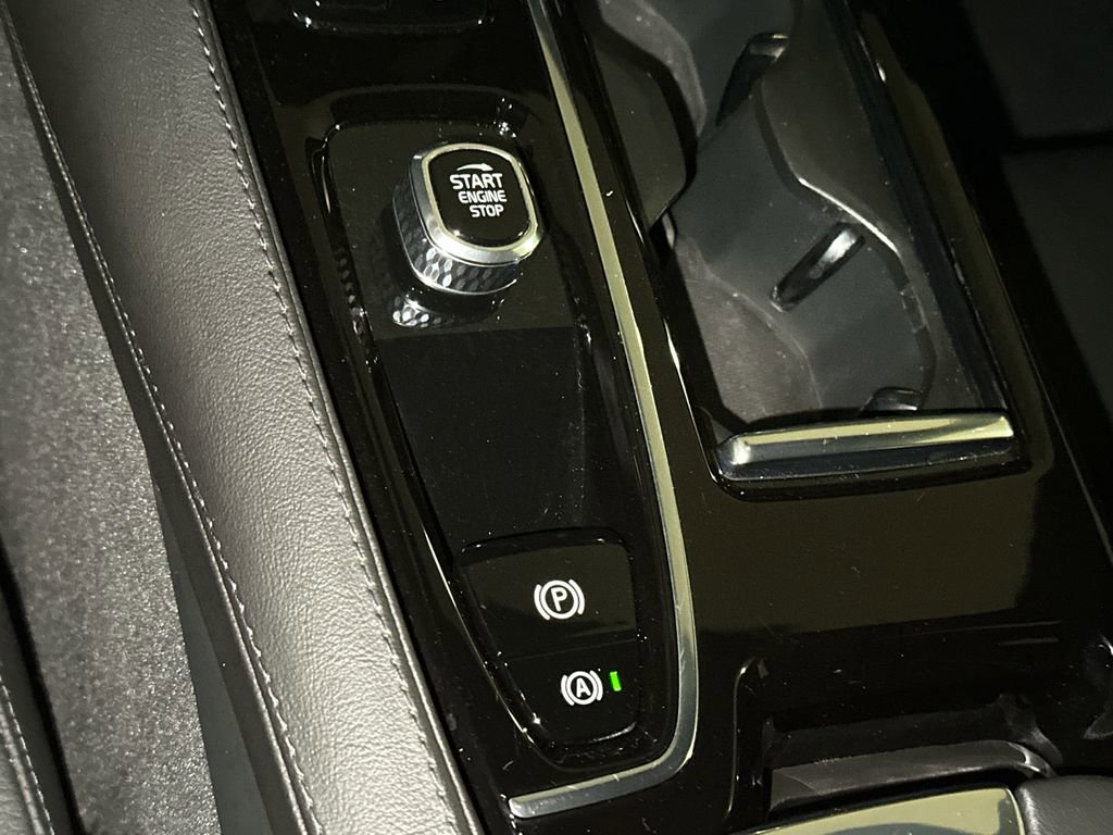 Used 2023 Volvo S60 T8 Plus w/ Protection Package Premier image 29