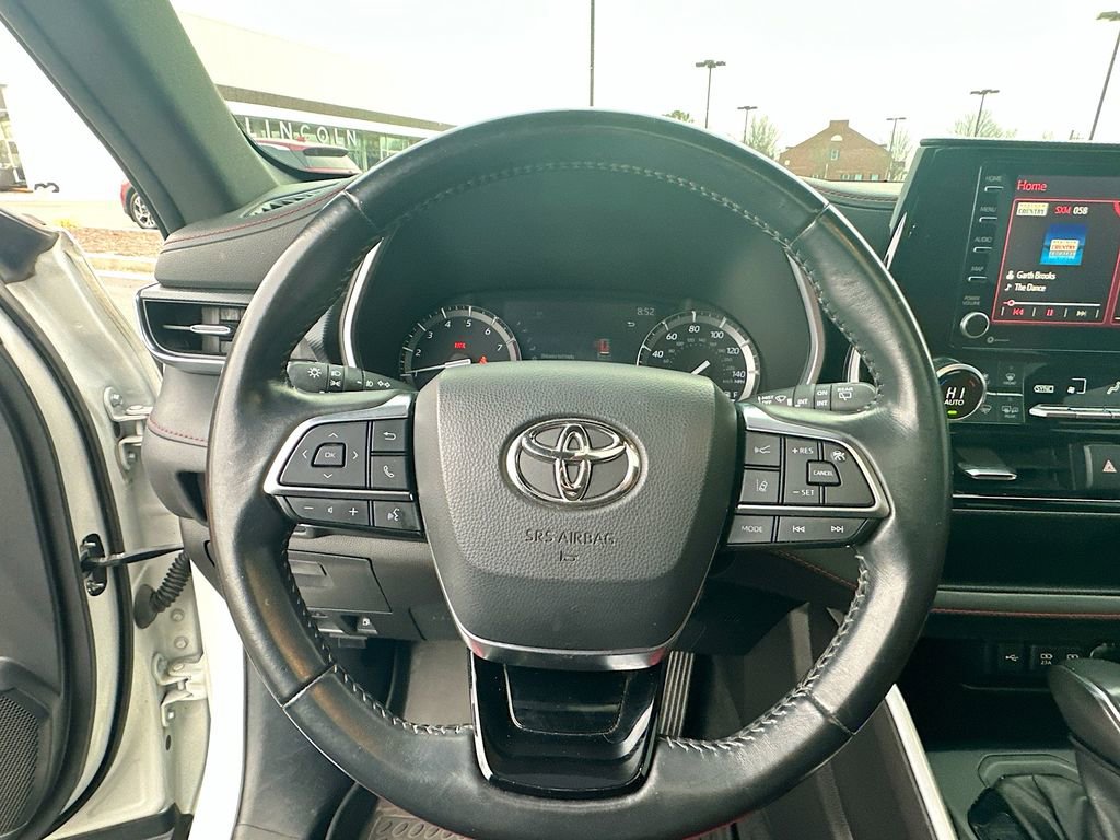 Used 2021 Toyota Highlander XSE image 18