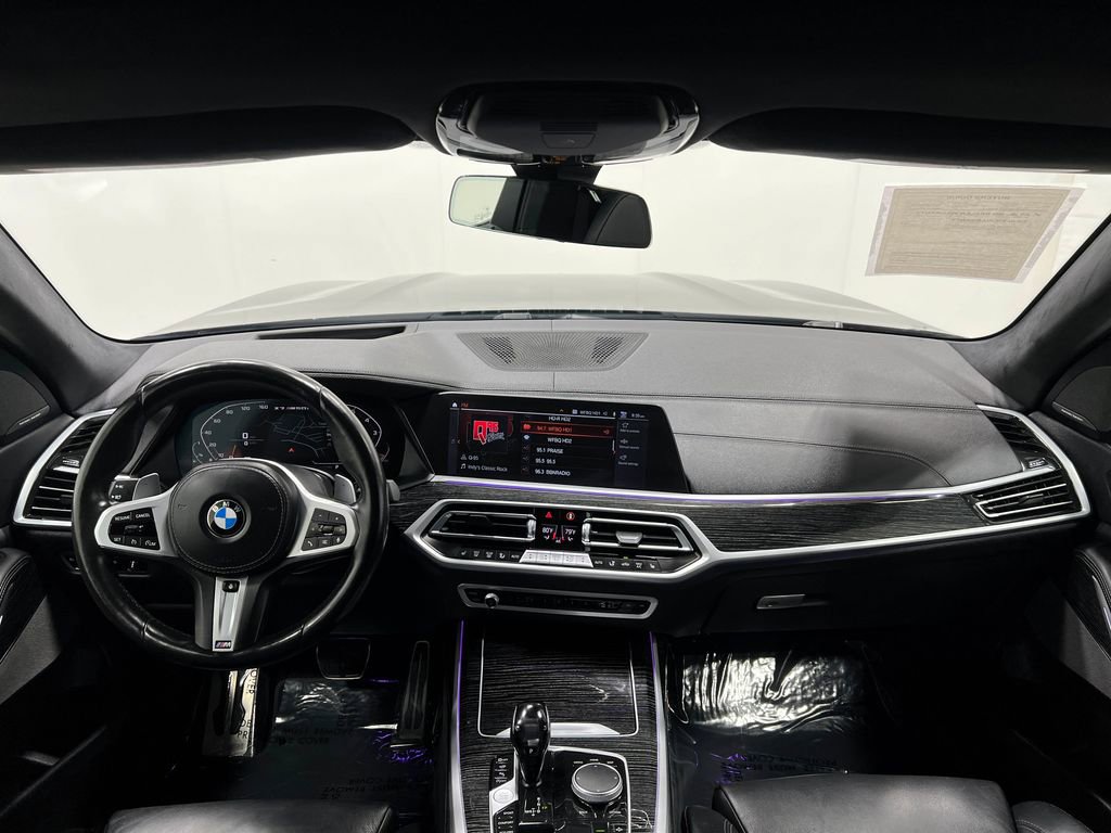 Used 2022 BMW X7 M50i w/ Cold Weather Package image 21