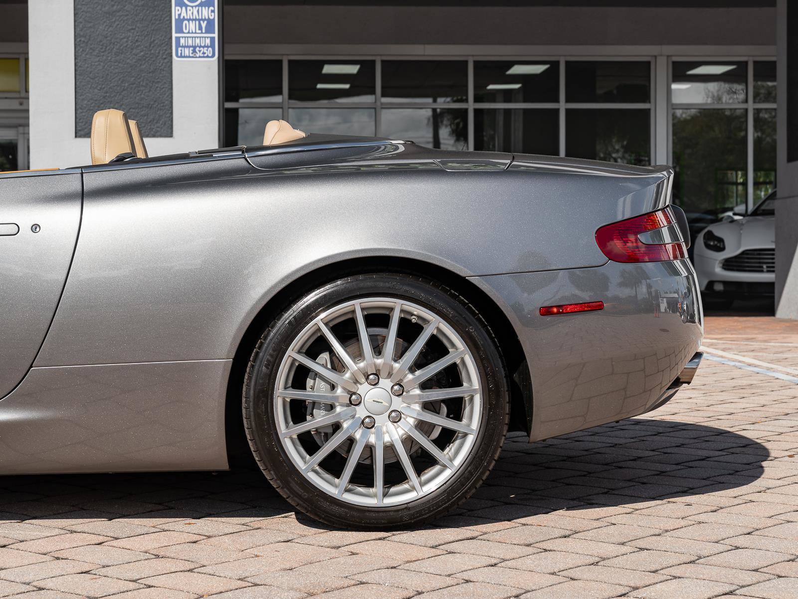 Used 2006 Aston Martin DB9 Volante image 33