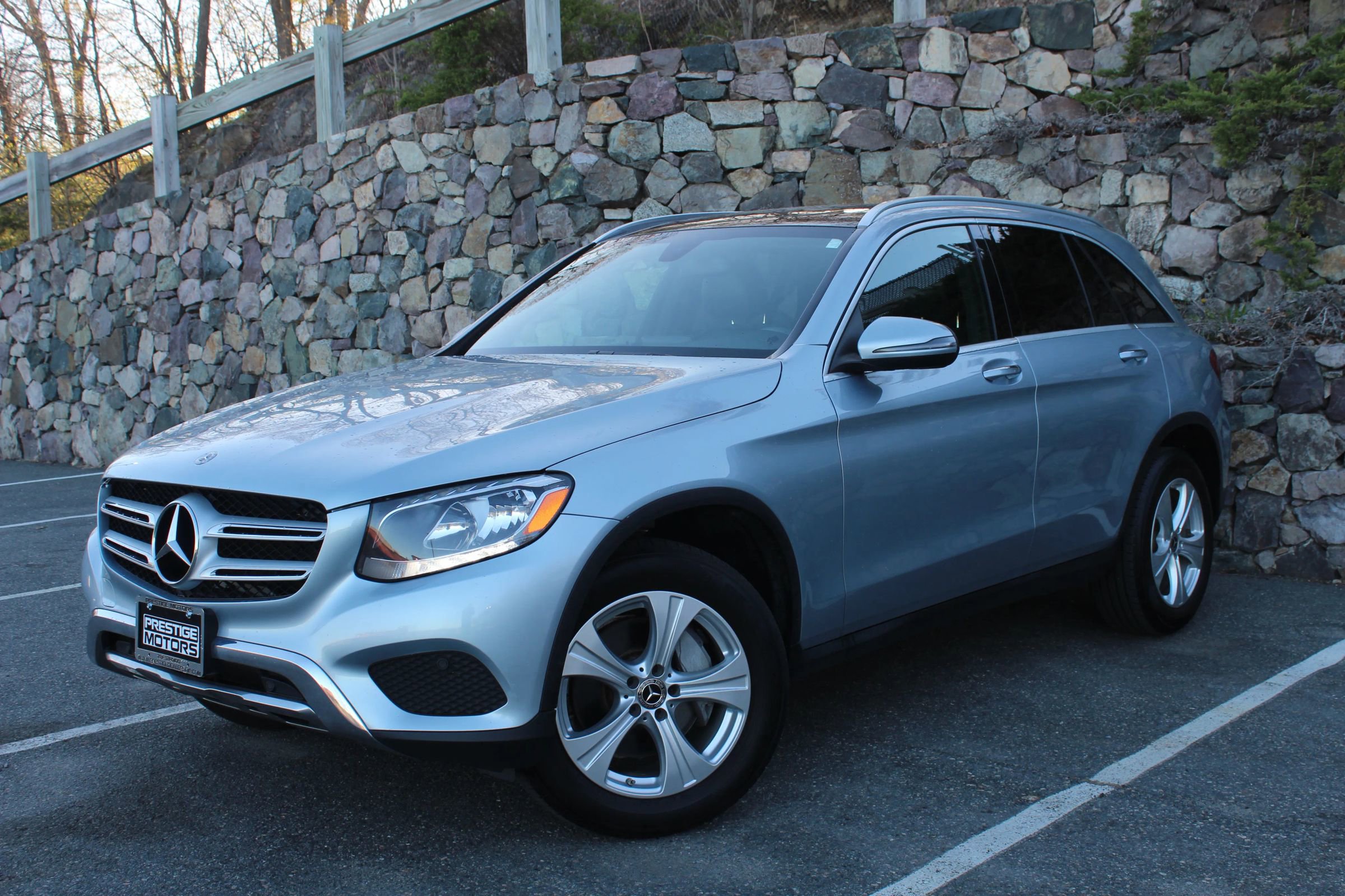 Used 2018 Mercedes-Benz GLC 300 4MATIC image 2