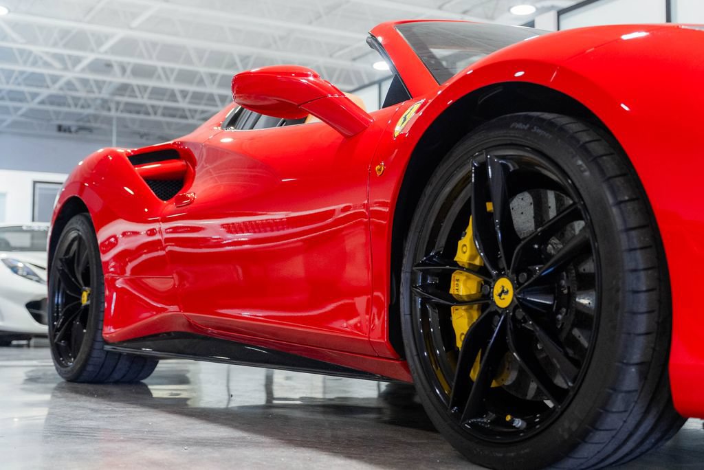 Used 2018 Ferrari 488 Spider RWD image 9
