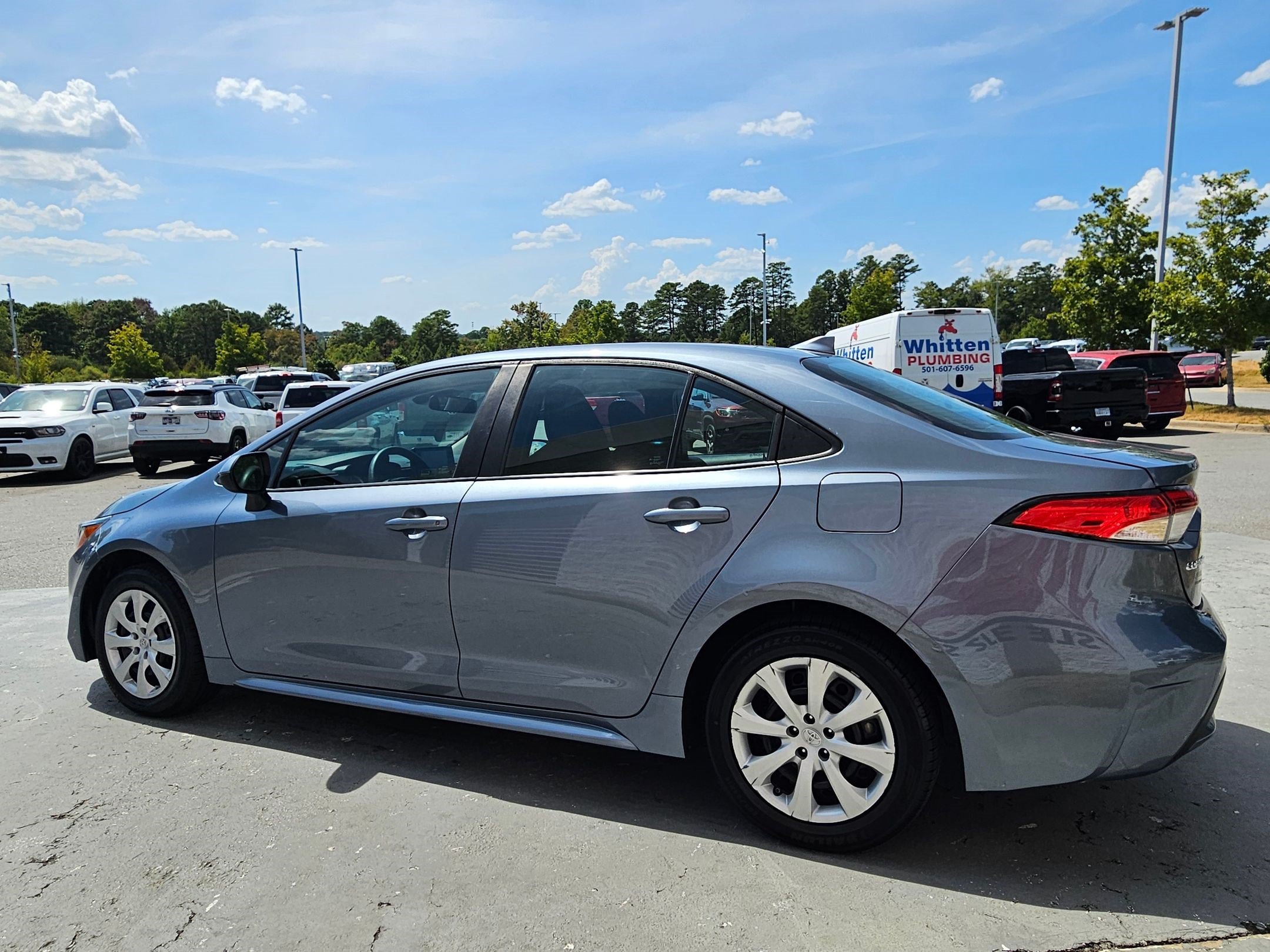 Used 2022 Toyota Corolla LE FWD image 5