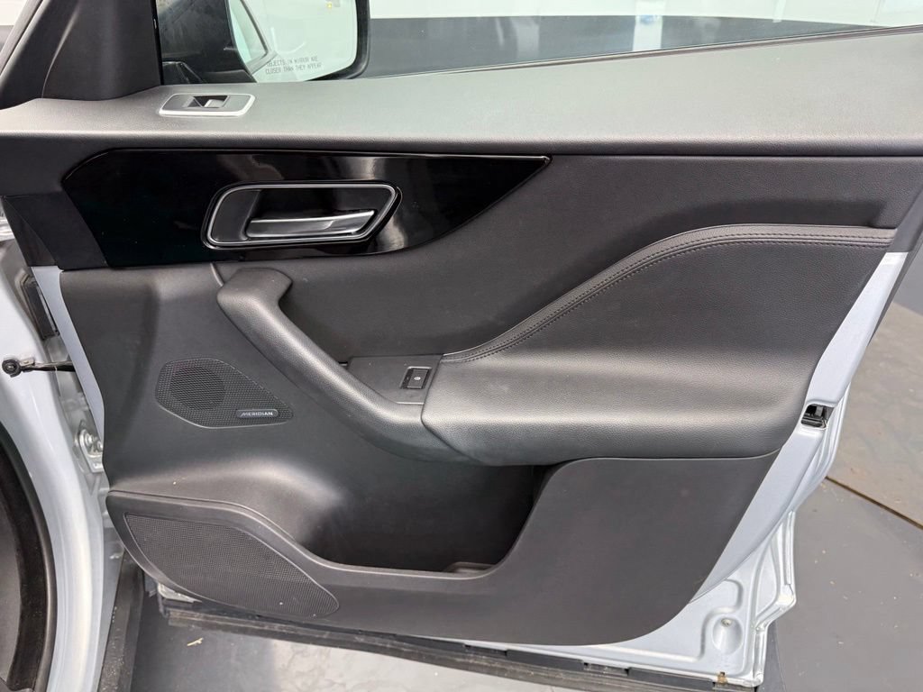 Used 2019 Jaguar F-PACE Premium AWD/4WD image 64