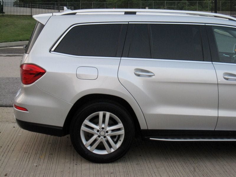 Used 2015 Mercedes-Benz GL 320 BlueTEC 4MATIC image 11