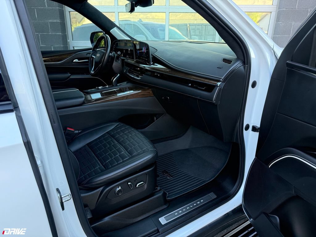 Used 2023 Cadillac Escalade ESV Sport Platinum w/ LPO, Floor Liner Package AWD/4WD image 19
