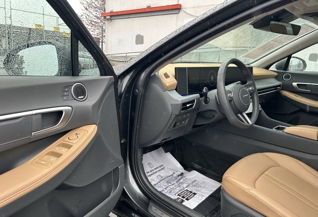Used 2025 Hyundai Sonata Limited image 9