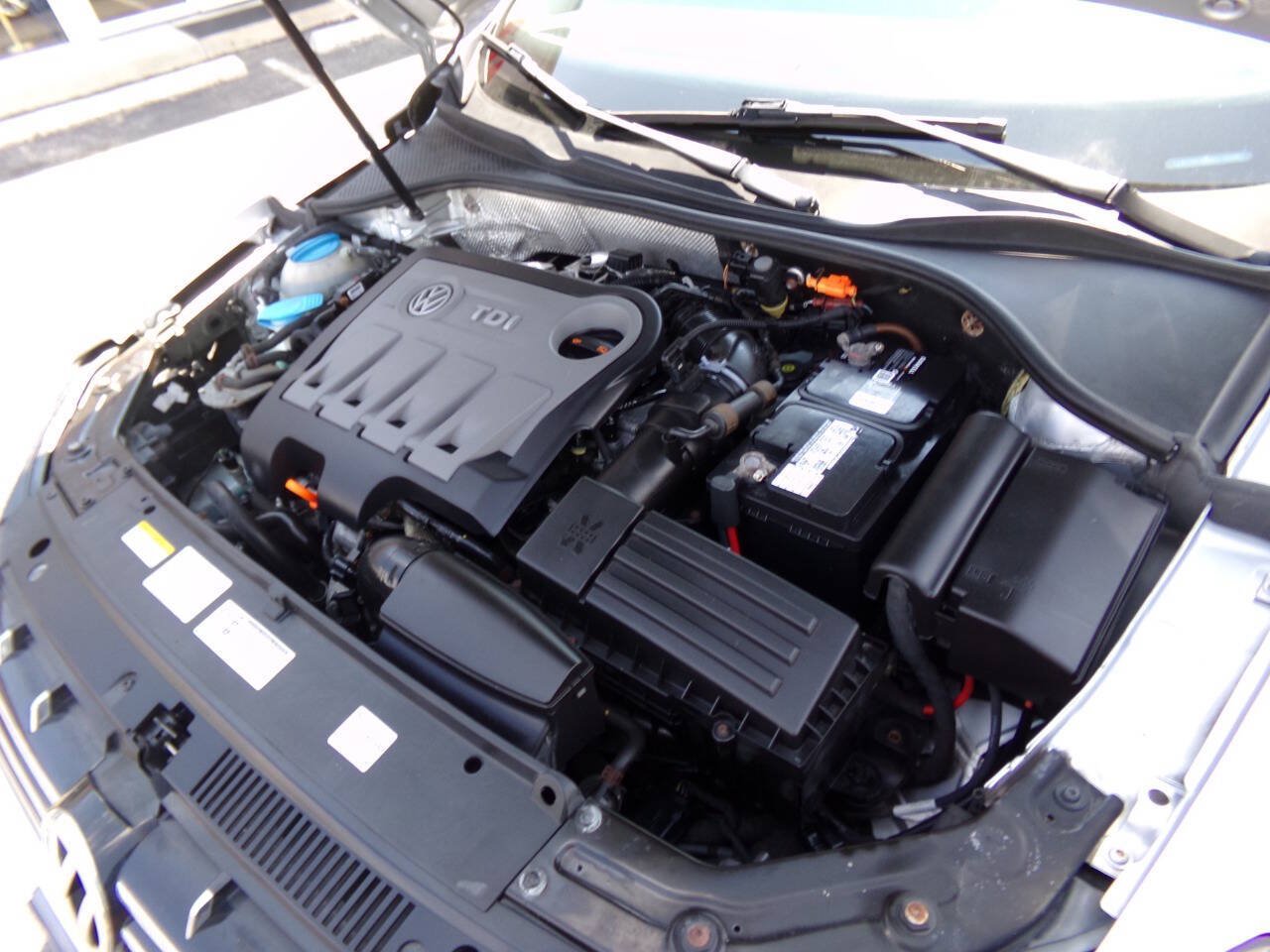 Used 2013 Volkswagen Passat TDI SEL Premium FWD image 33