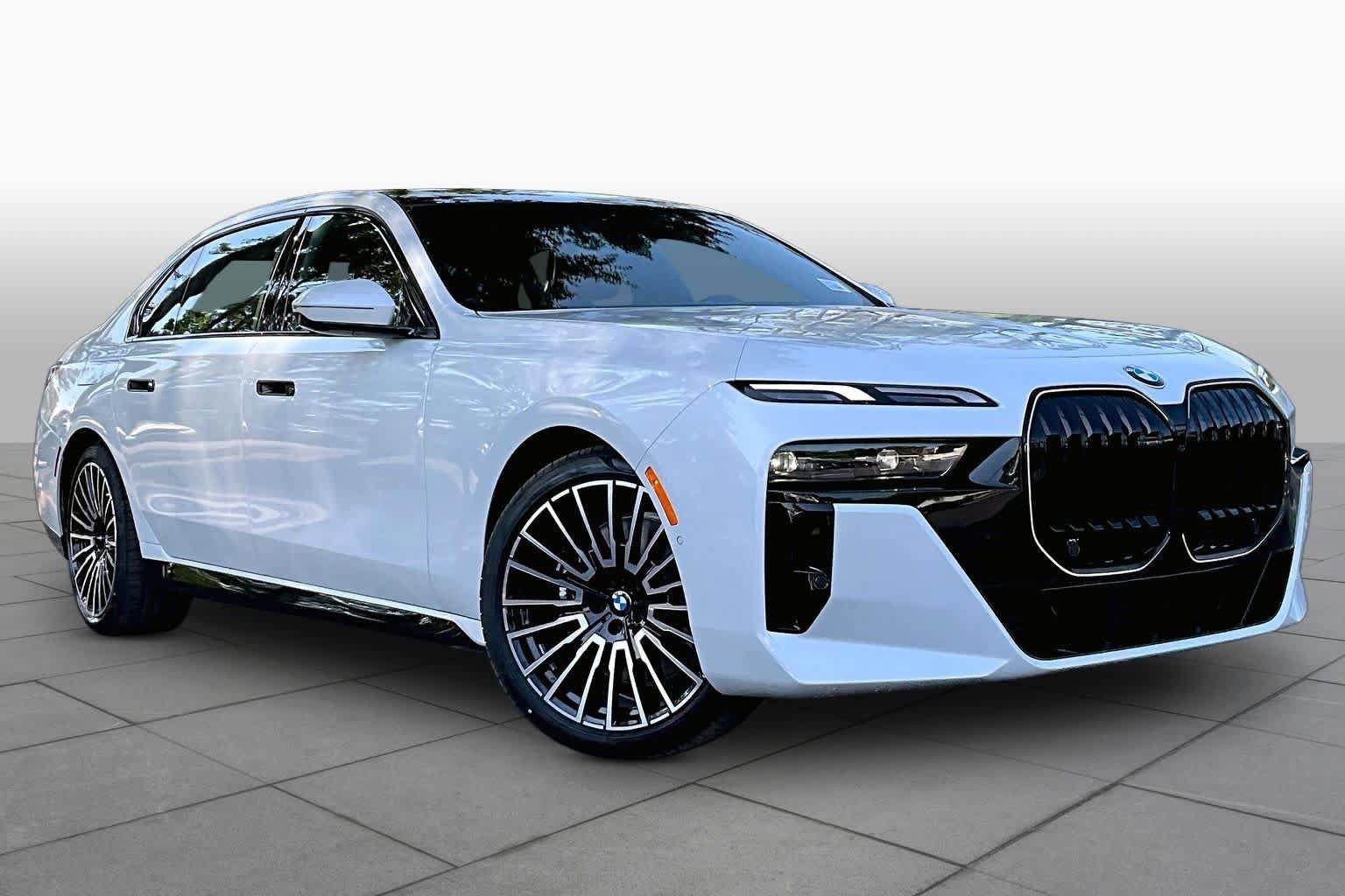 New 2026 BMW 740i RWD image 2