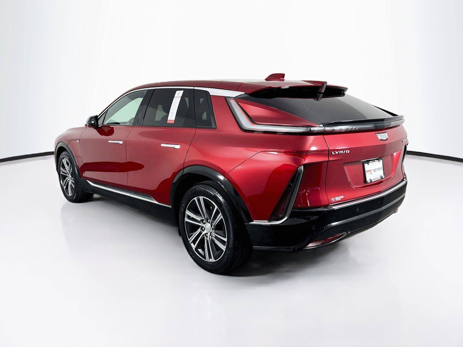 Used 2024 Cadillac Lyriq Luxury AWD/4WD image 13