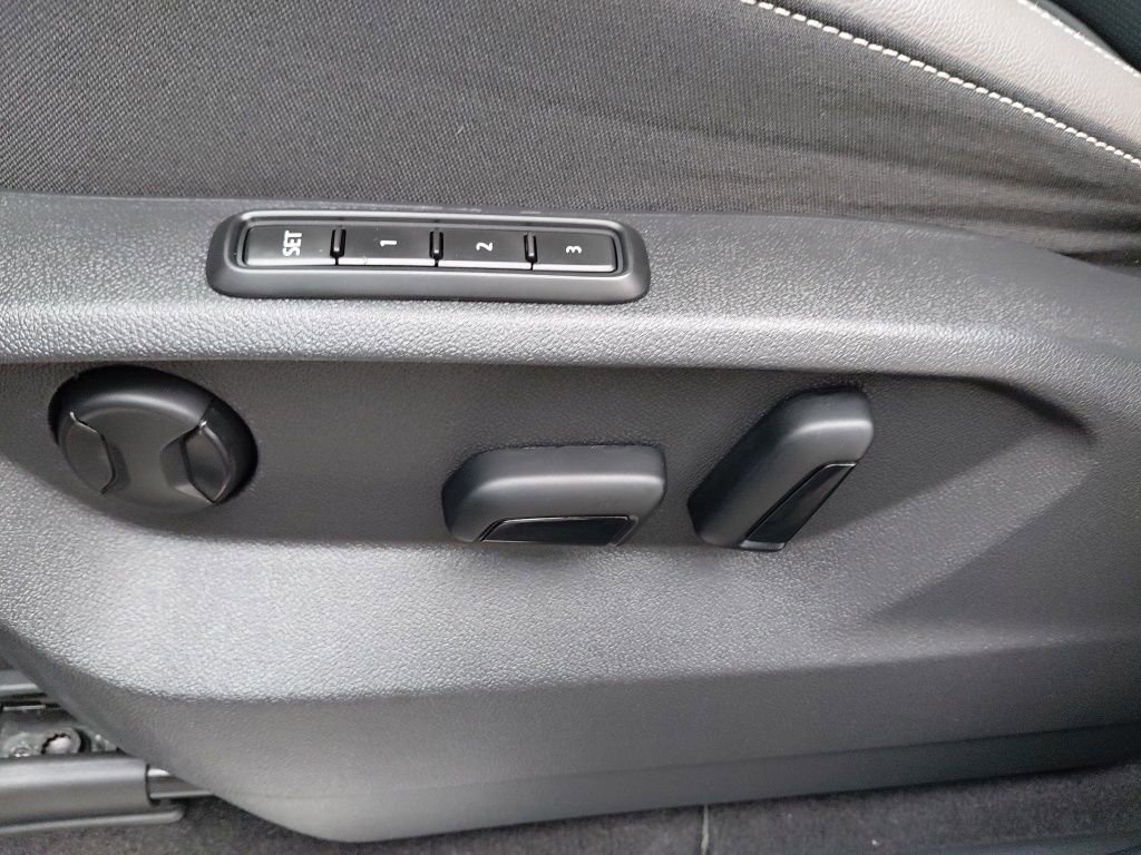 Used 2022 Volkswagen Atlas SEL Premium image 23