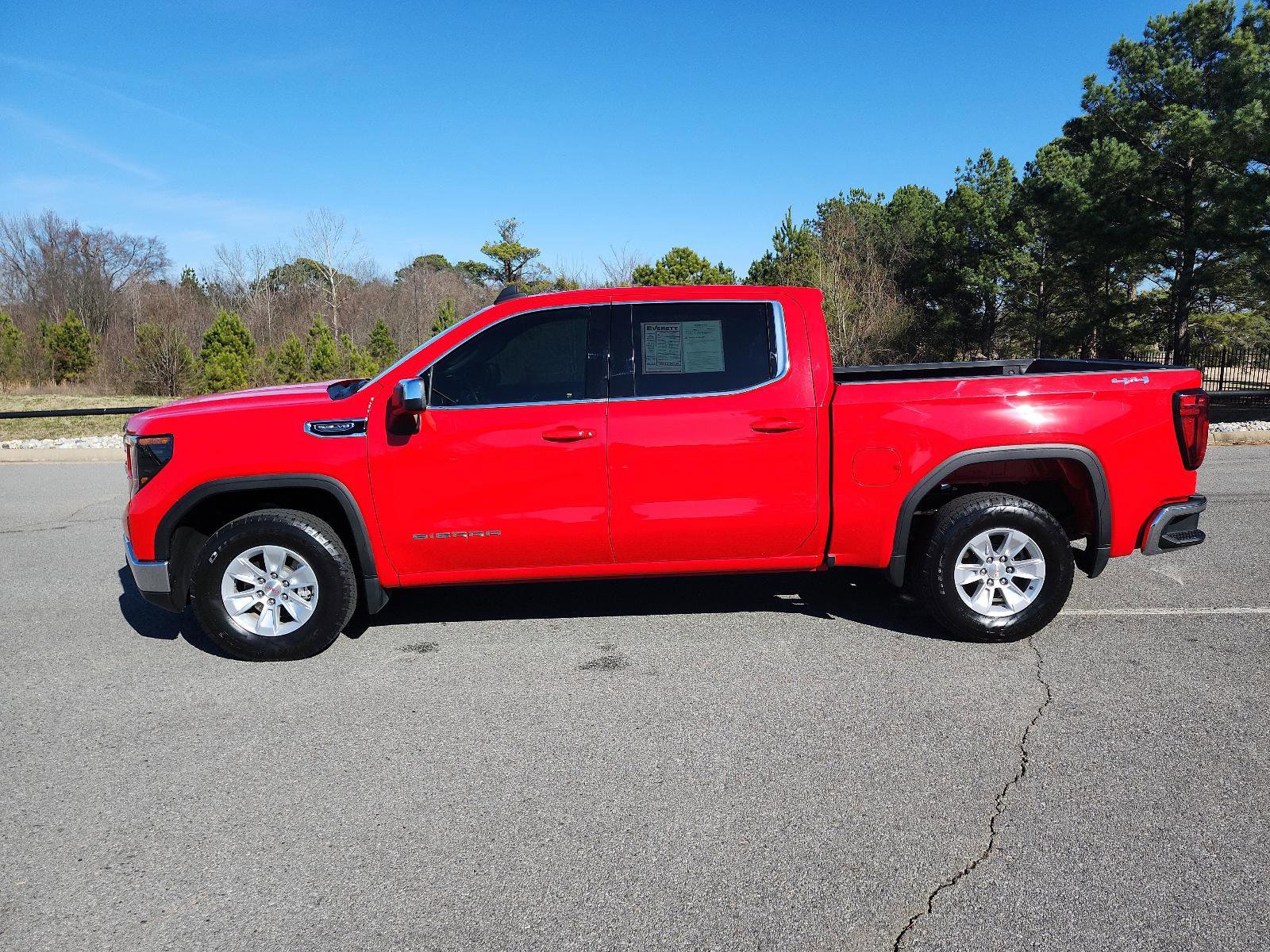 Certified 2024 GMC Sierra 1500 SLE image 2