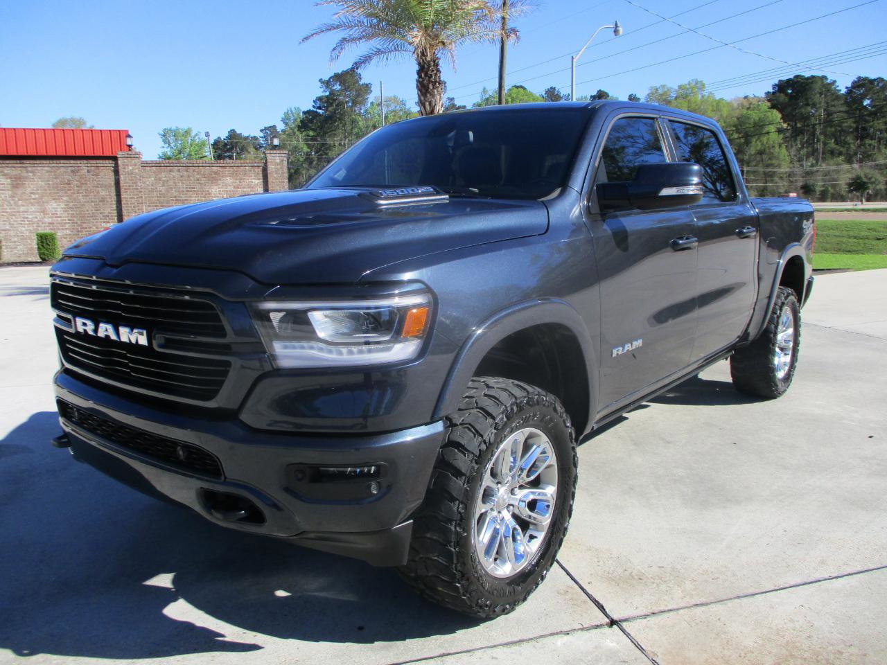 Used 2019 RAM 1500 Laramie w/ Sport Appearance Package AWD/4WD image 31