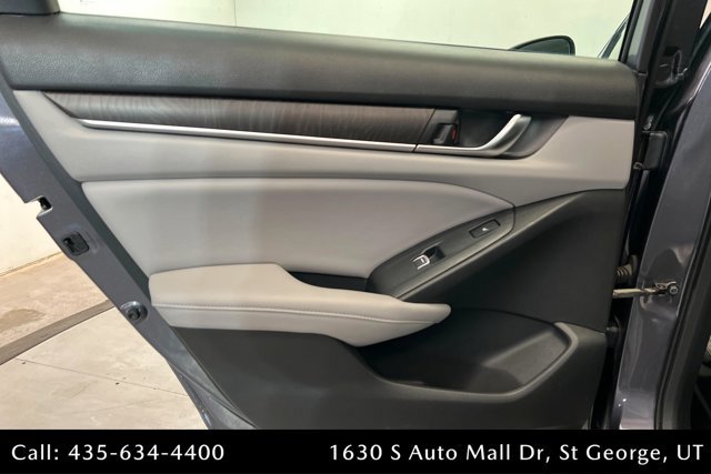 Used 2018 Honda Accord Touring image 18