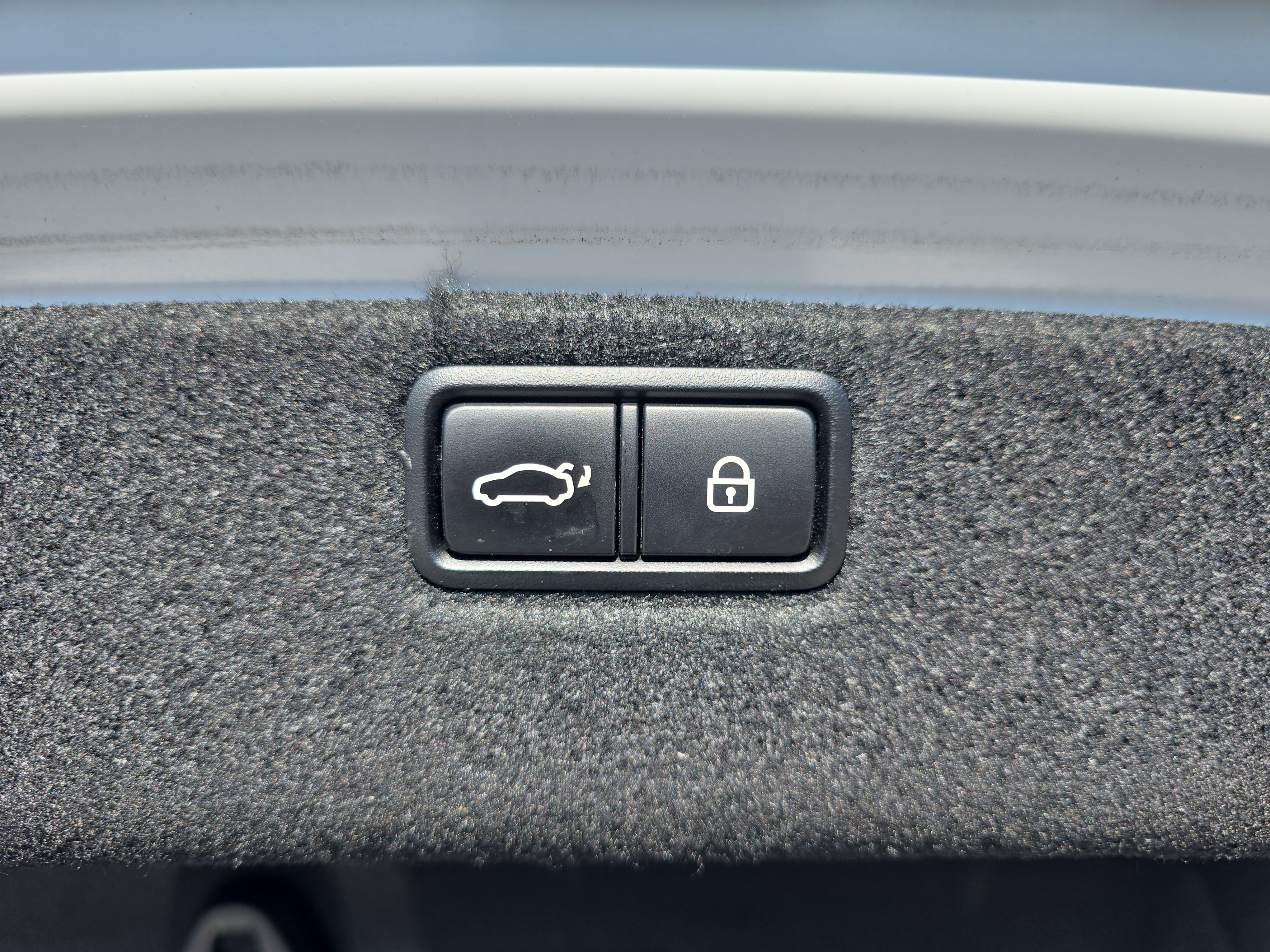 Used 2020 Genesis G80 5.0 Ultimate RWD image 13