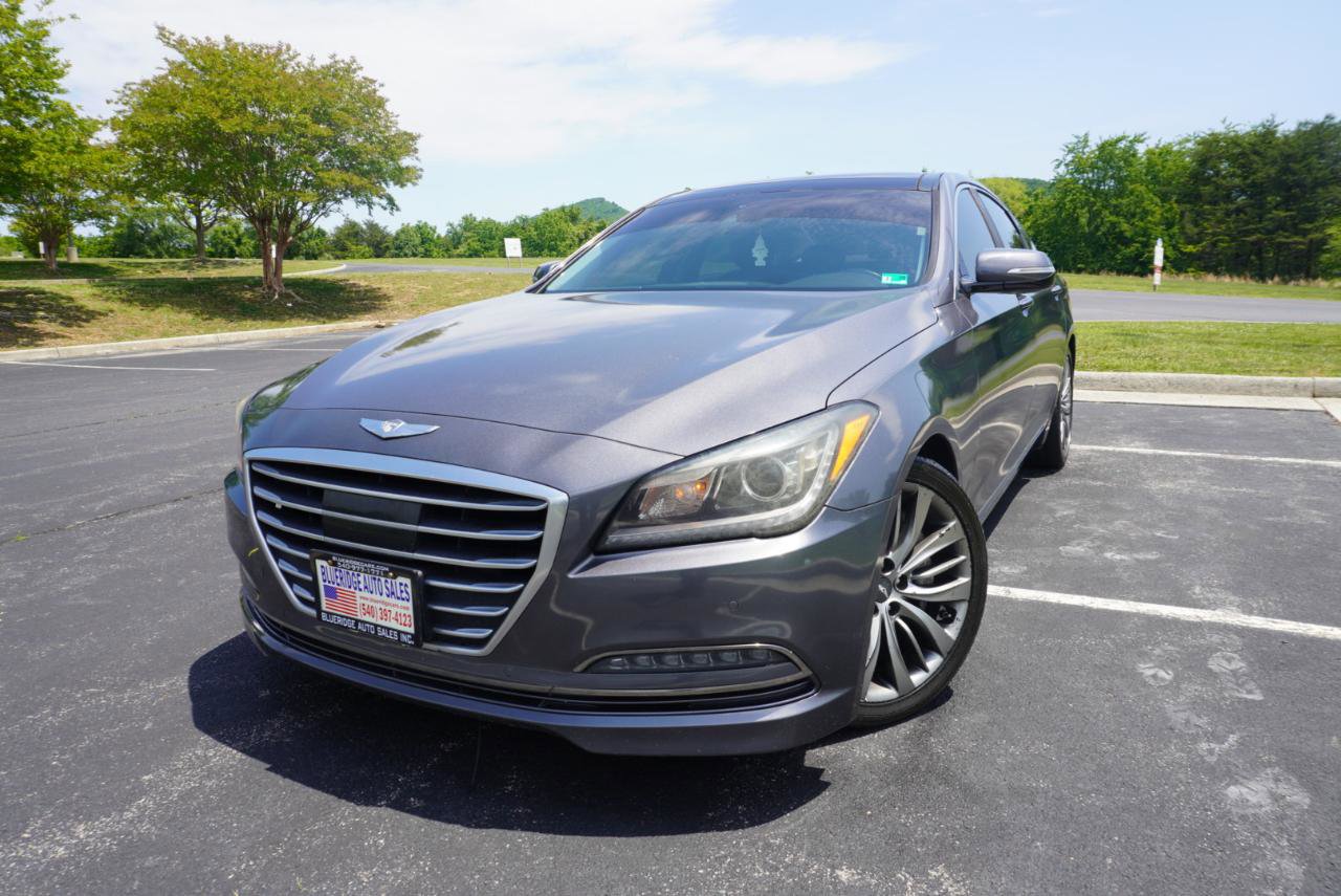 Used 2015 Hyundai Genesis 5.0 RWD image 5