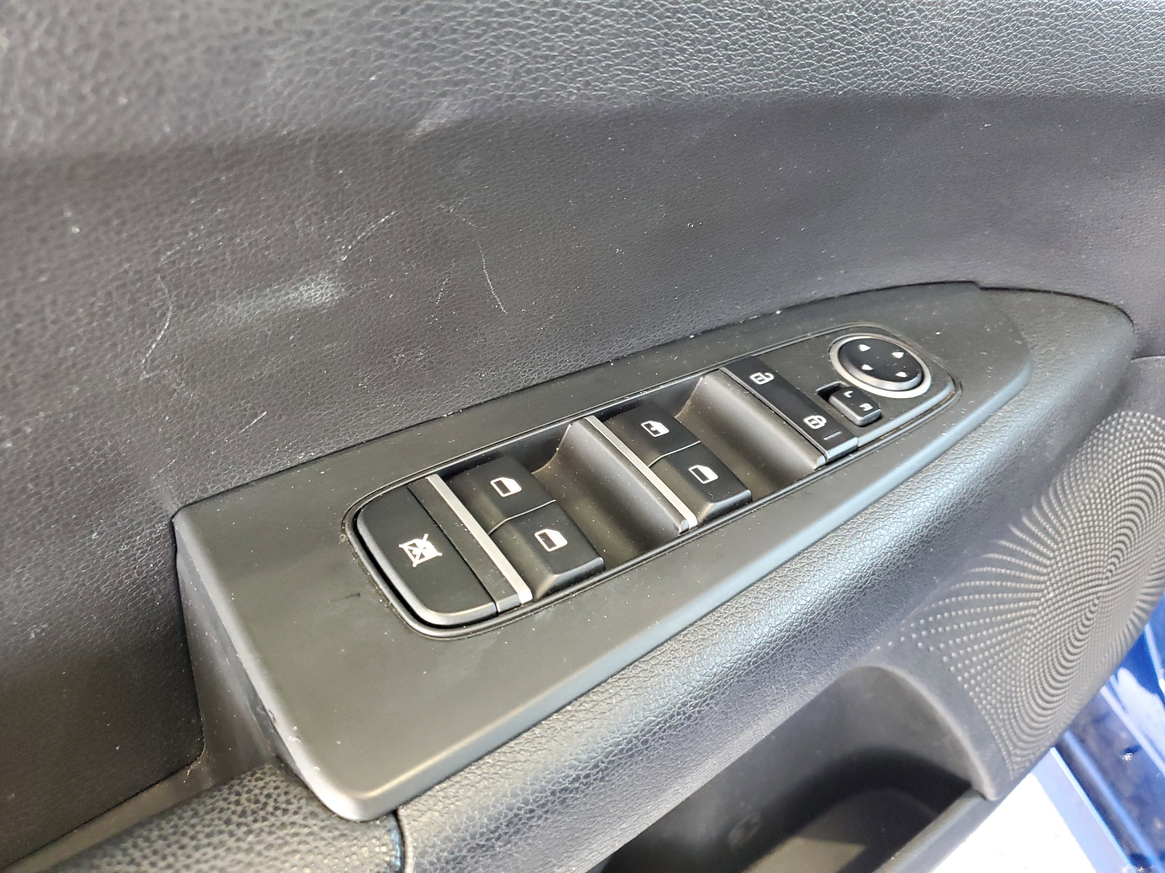 Used 2023 Kia Forte LXS FWD image 15