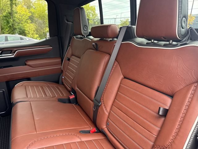 Used 2026 GMC Sierra 1500 Denali Ultimate w/ LPO, Black Badging Package AWD/4WD image 14