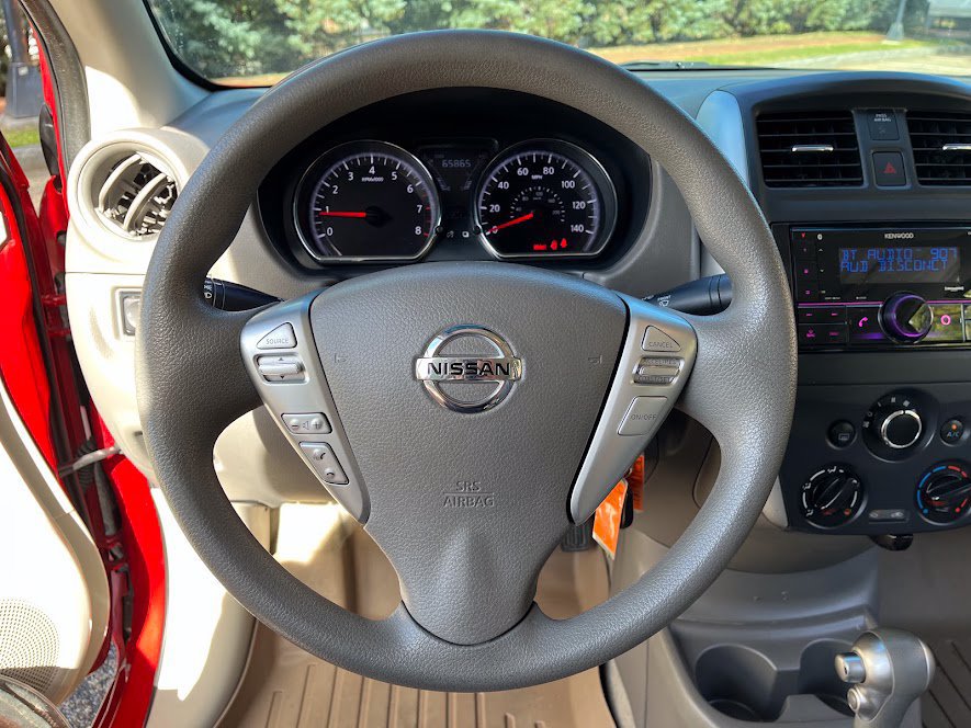 Used 2015 Nissan Versa SV FWD image 12
