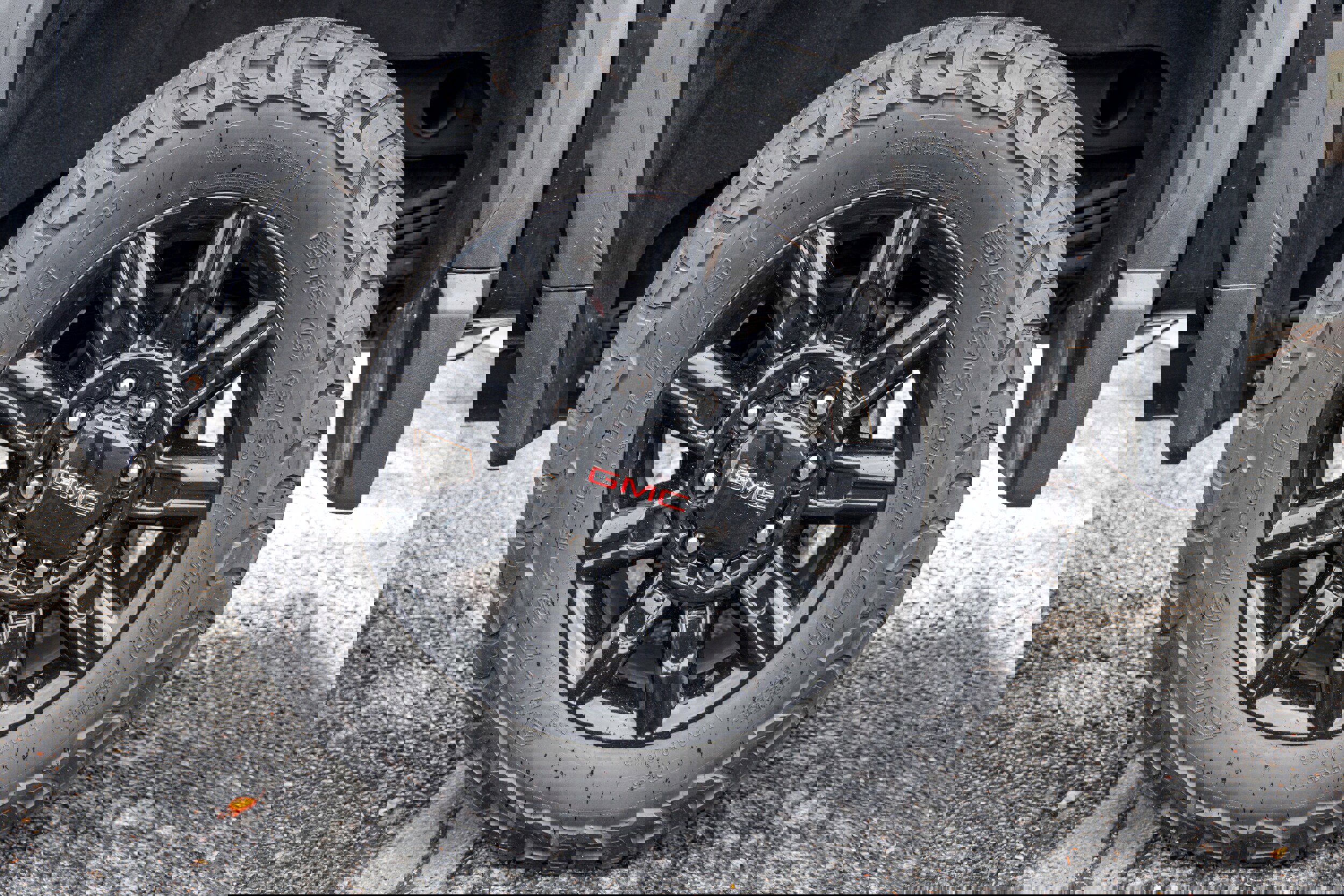 Used 2024 GMC Sierra 2500 AT4 image 8