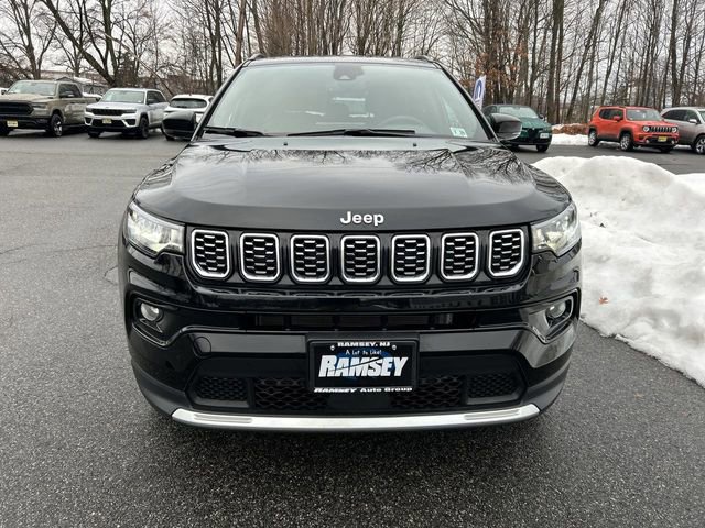 Used 2024 Jeep Compass Limited image 3