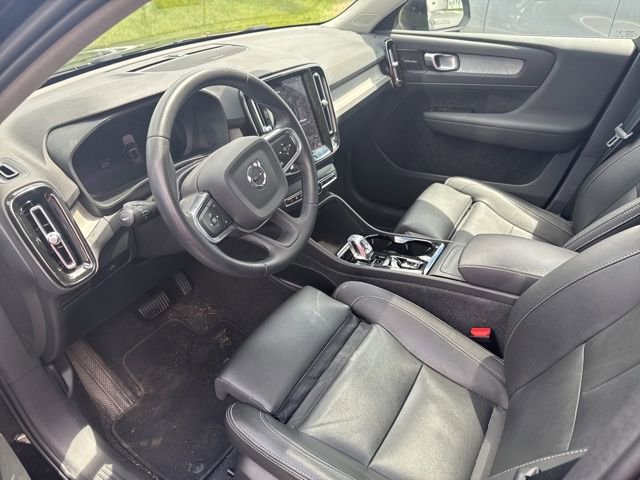 Used 2024 Volvo XC40 B5 Plus w/ Protection Package Premier AWD/4WD image 10