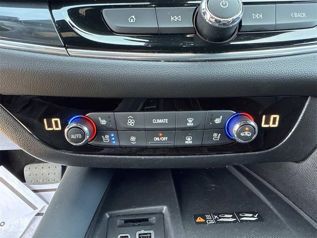 Used 2024 Buick Enclave Premium image 20