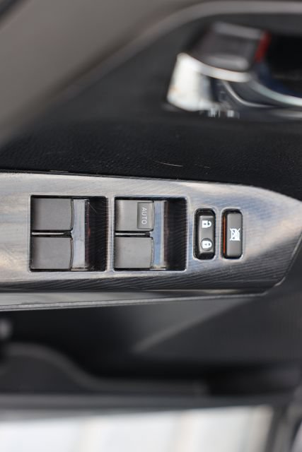 Used 2016 Toyota RAV4 SE w/ Advanced Technology Package AWD/4WD image 15