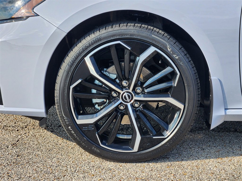 New 2025 Nissan Altima 2.5 SR w/ SR Premium Package image 7