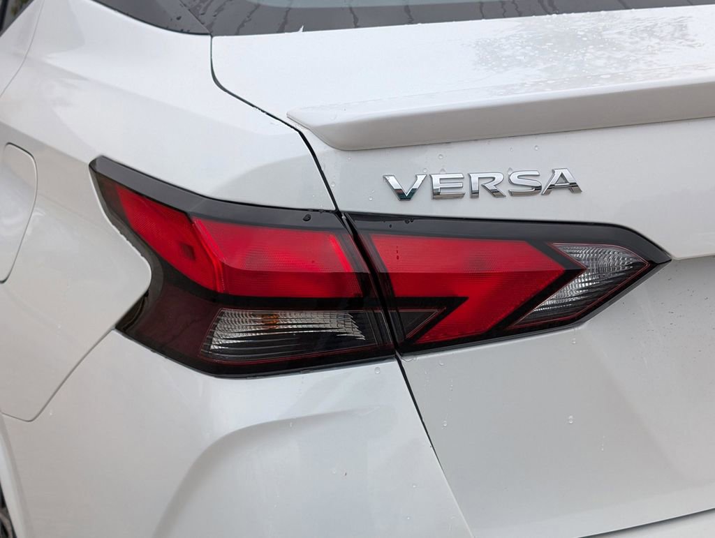 New 2025 Nissan Versa SR w/ Trunk Package image 13