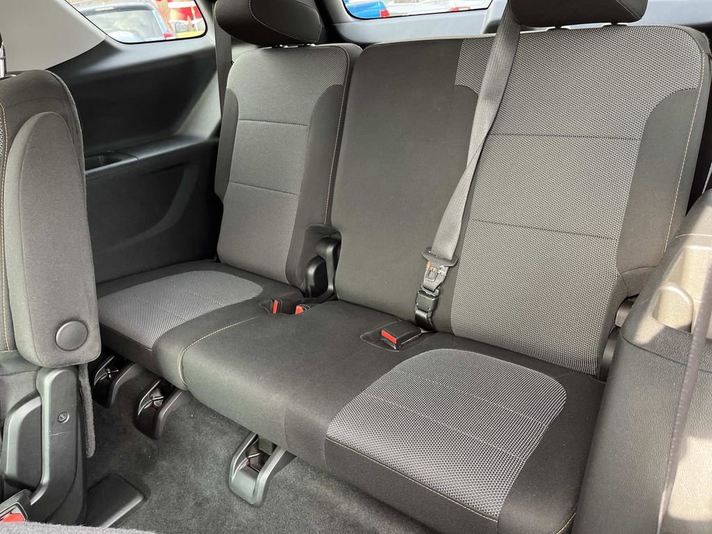 Used 2018 Chevrolet Traverse LT image 19
