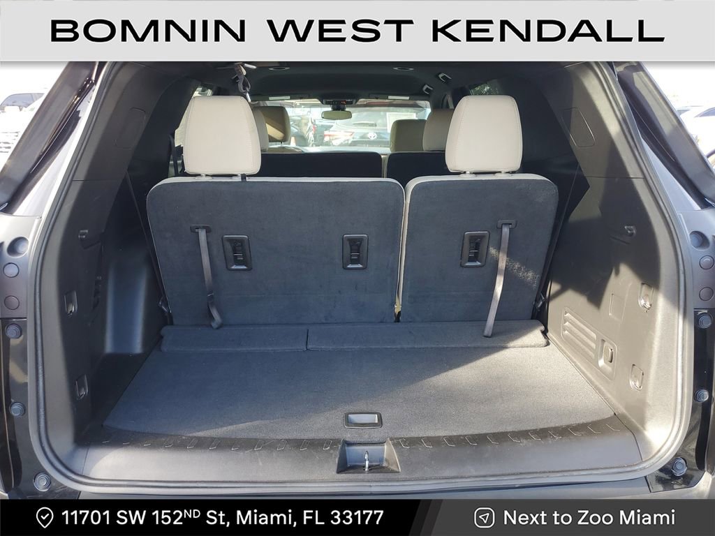 Used 2023 Chevrolet Traverse LS w/ Safety Package image 11