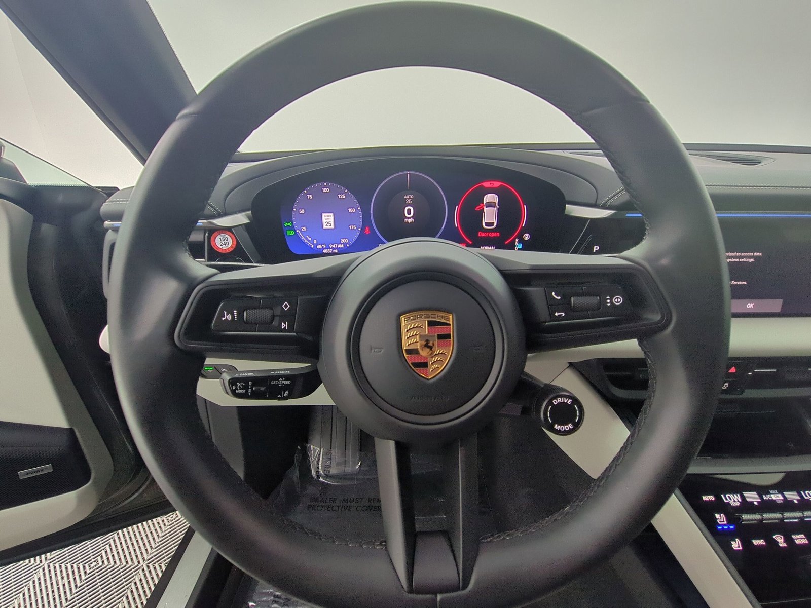 Certified 2025 Porsche Macan Electric RWD image 27