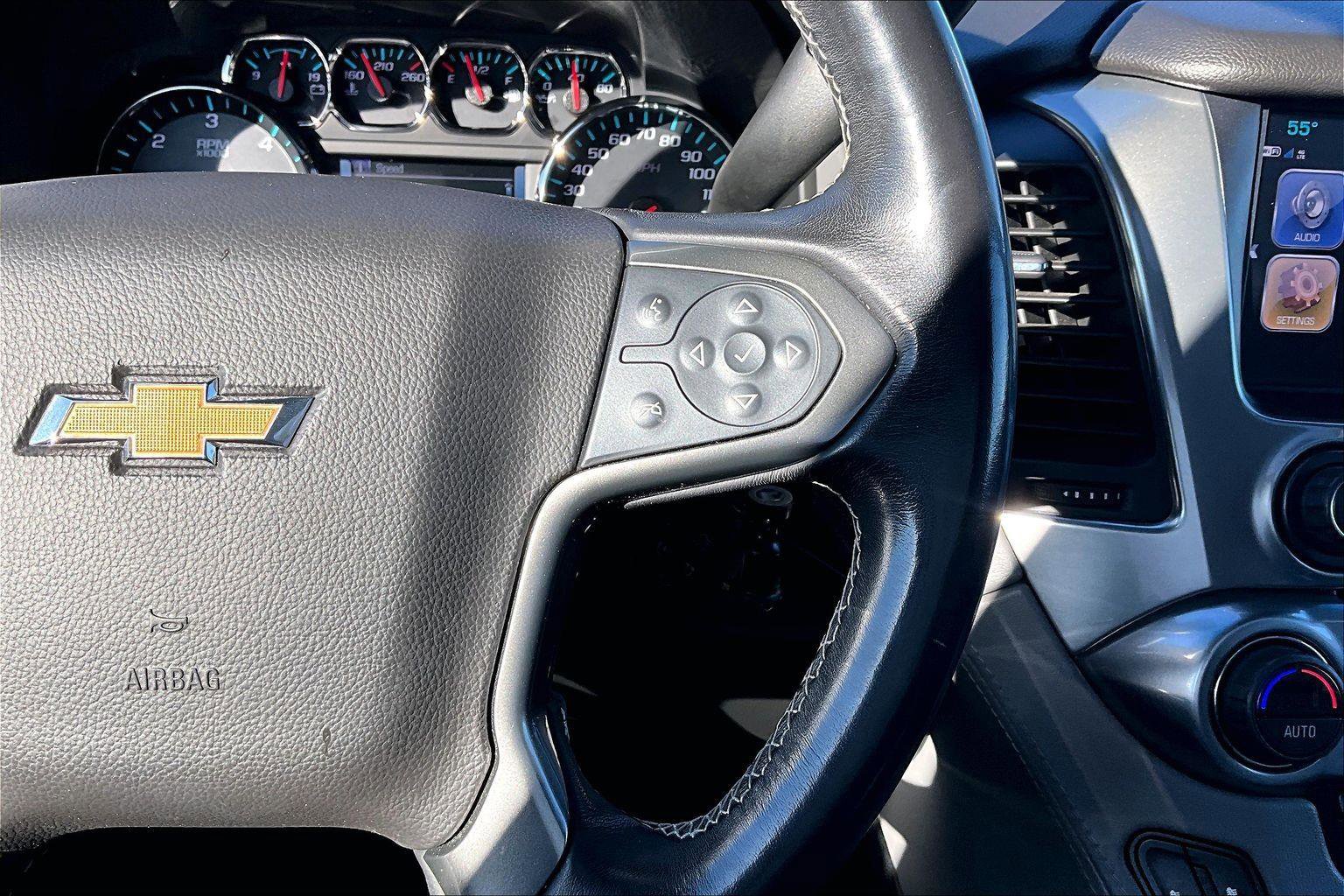 Used 2019 Chevrolet Suburban LT image 10