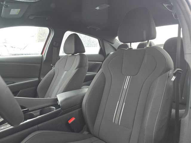 Certified 2025 Hyundai Elantra SEL FWD image 21
